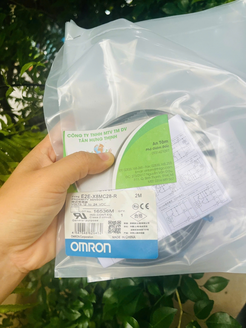 OMRON SENSOR E2E-X8MC28-R